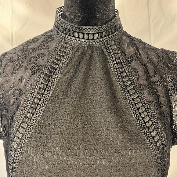 Cable and Gauge Women’s Black detailed blouse - Picture 8 of 14